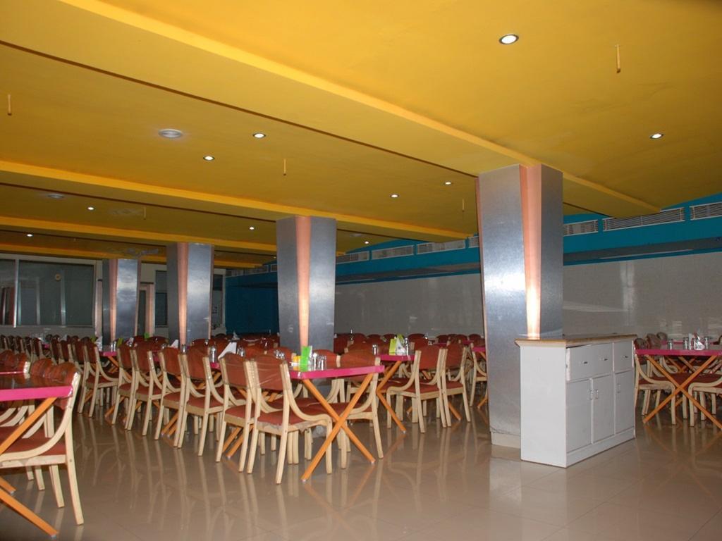 Hotel Nyay Mandir Bharuch Экстерьер фото